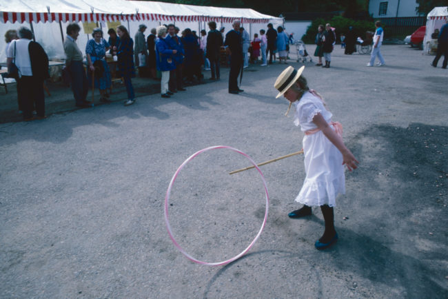 Großbritannien, Schottland, Strathpeffer, Victorian Events: Kind in historischem Kostüm (1987)