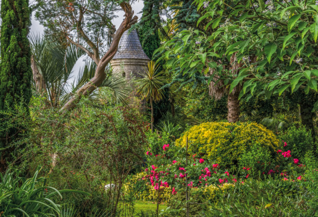 Frankreich, Gironde, Sauternes Château Raymond-Lafon, Garten (2016)