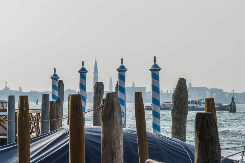Venedig, Italien, Vaporettostation Murano Navagero und Blick auf die Hauptinsel