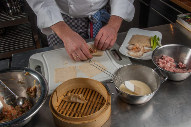 Dim sum, Teigtaschen mit Füllung, im Wok dämpfen - enos-Kochlexikon