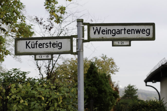 Berlin, Spandau, Straßenschilder erinnern an einstigen Weinbau