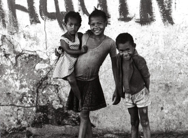 Angola, Luanda, Kinder am Hafen - (1976)